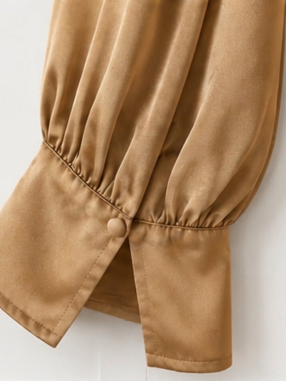 Banana Republic Gold Satin Blouse Large Long Sleeve V-Neck Career Office - Picture 4 of 5